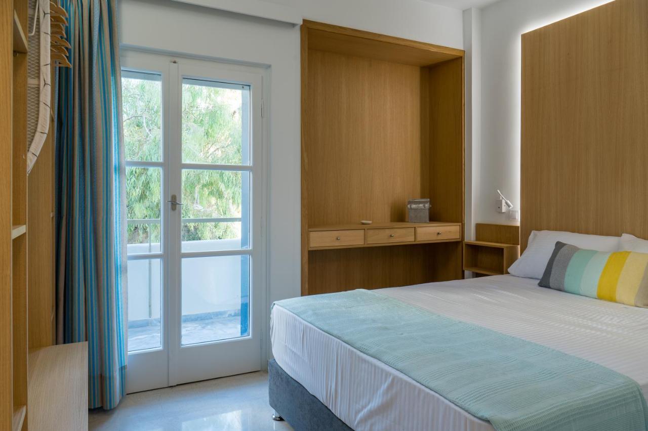 Chroma Lodge Rafina Exterior photo